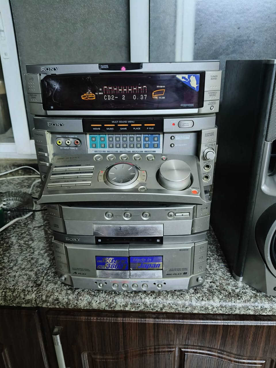 سوني بدون سماعات  مع ريموته  السعر ٥٠دولار


**إذا كنت صاحب هذا الإعلان وتريد حذفه لأي سبب، رجاءا أرسل رسالة إلى الدعم الفني**