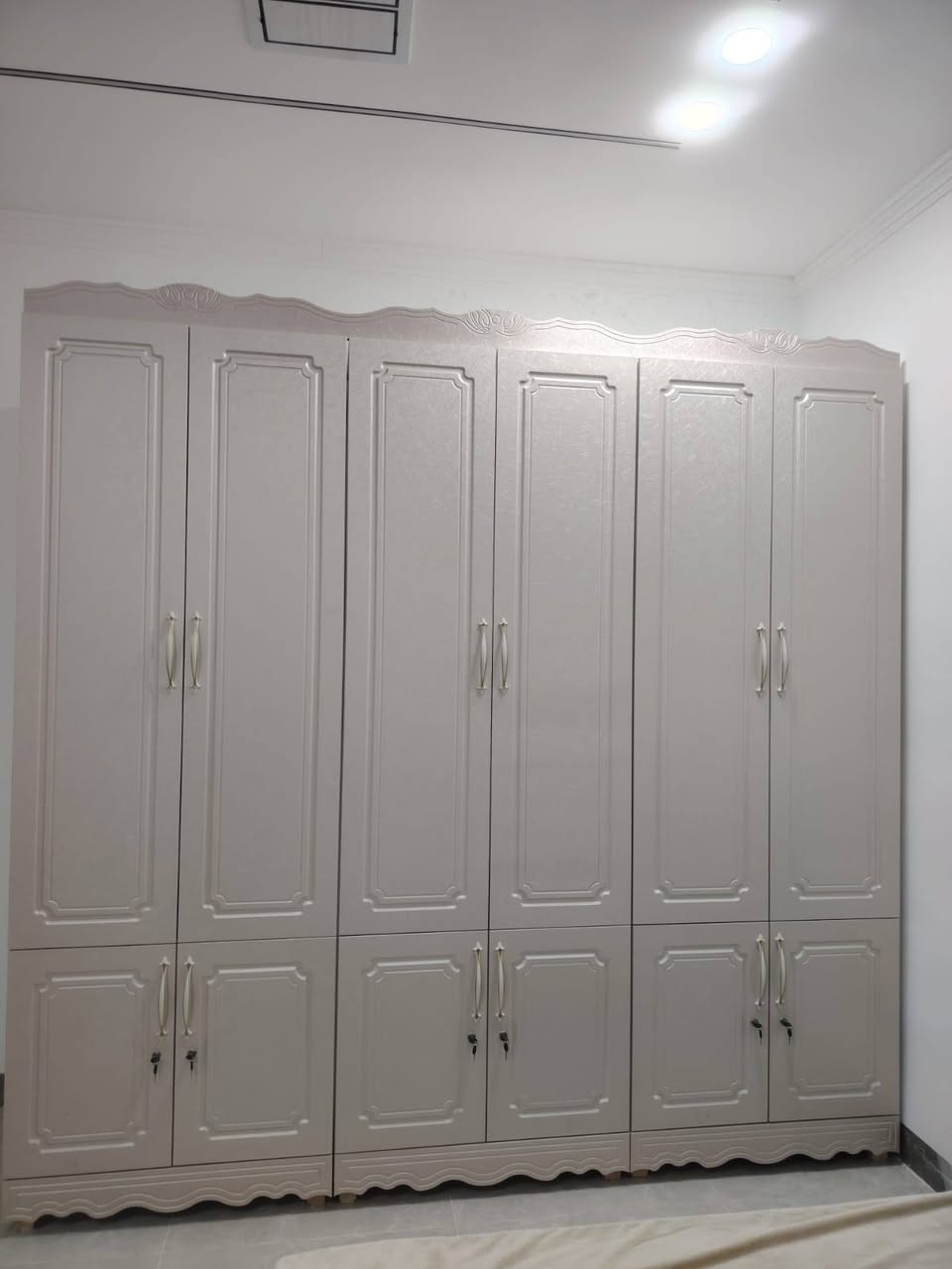 مواد منزليه مستعمل وا جديد لل البيع عينوان سوق حسن قوان مقابل مسجد حسين ملاء وهاب رقم محل ***********
