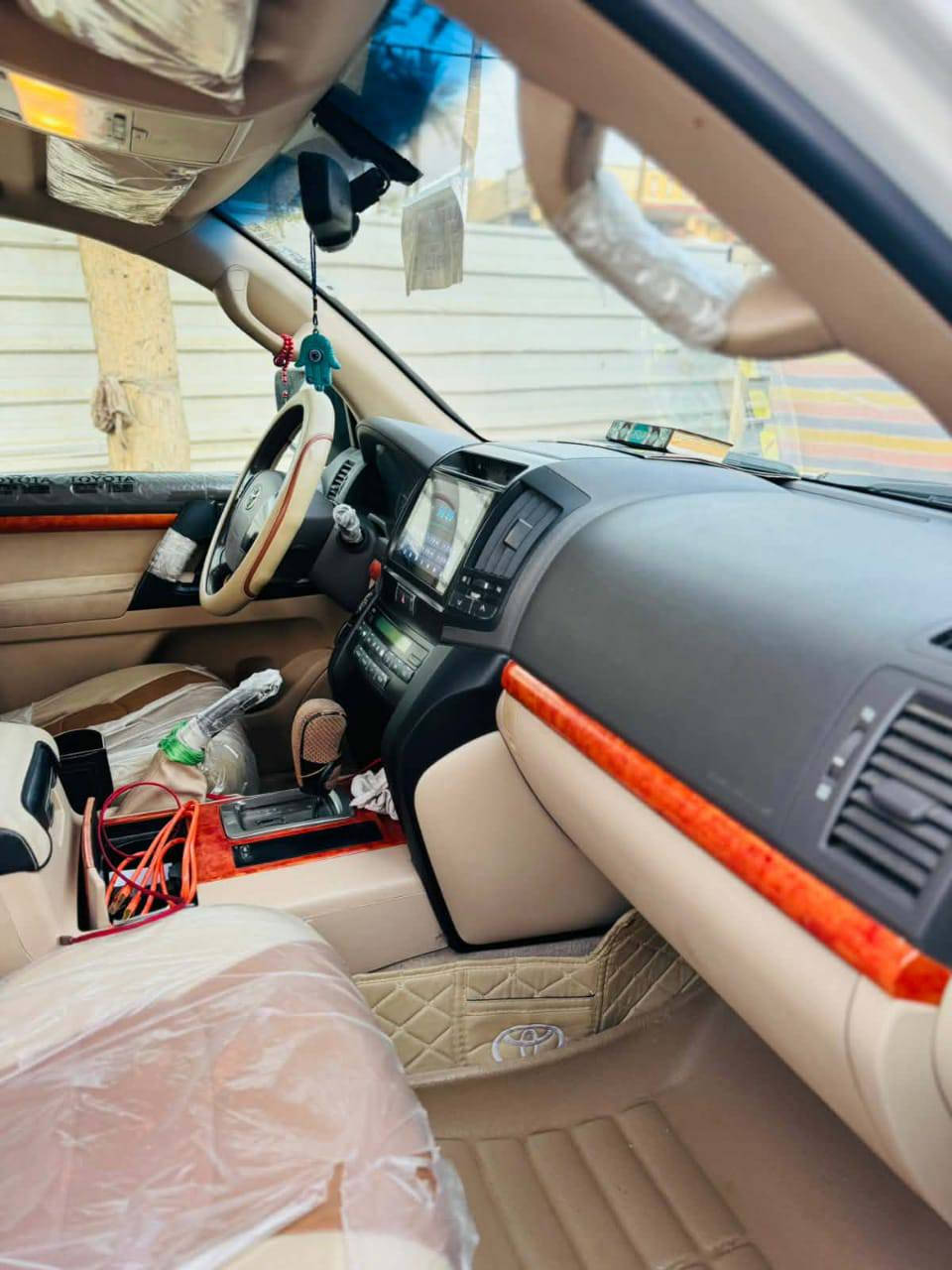 السلام عليكم
الاندكروز موديل 2013 سياره جديده مكفولة كفاله عامه عدى مكانين بارد قليل قطره صبغ مابيهه حتى الدعاميات مكفولات مكان السياره كربلاء الحسينيه السعر 370
الاستفسار ***********
***********
