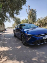 للبيع كيا K4 وارد امريكي موديل25 حادث بنيد مبدل فقط وجملغ بارد الجهتين...