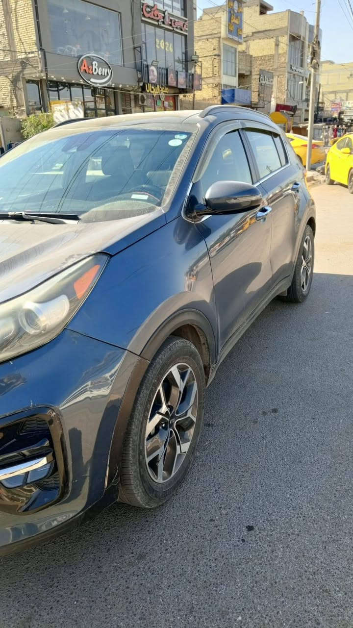 للبيع: كيا سبورتاج 2021
سيارة نظيفة جداً، استخدام شخصي وبحالة ممتازة.
🔹 الموديل: 2021
🔹 النوع: كيا سبورتاج
🔹 اللون: ازرق 
🔹 المواصفات: فول 
🔹 الحالة: تبديل جاملغ أيسر فقط
💰 السعر: 180
📍 الموقع: سبع قصور 
📞 للتواصل: (رقمك)
ملاحظة: السيارة جاهزة للفحص بأي مكان
الرقم الاستفسار: ***********
