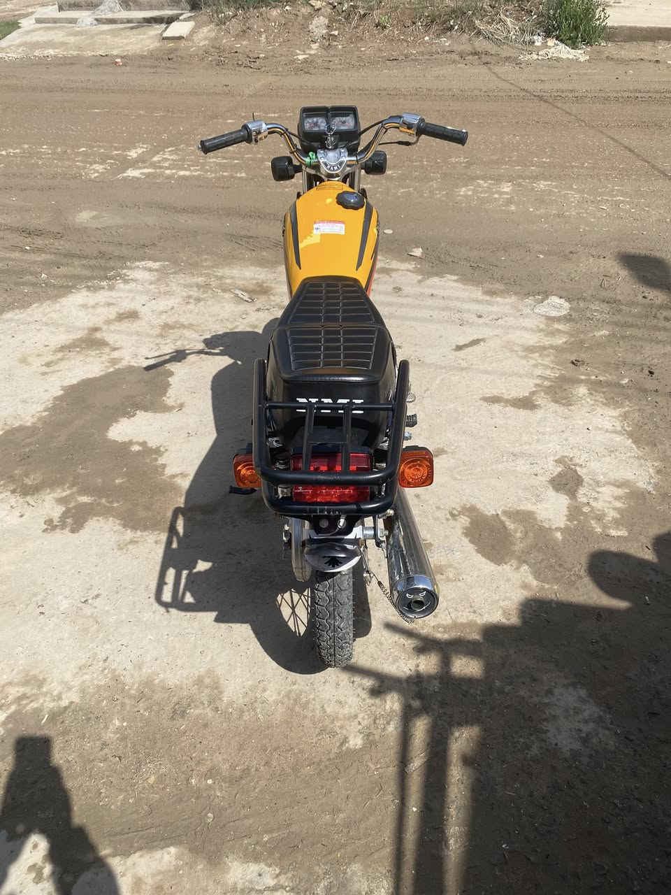 السلام عليكم 
دراجه نامه ٢٠٢٣ لون اصفر سعره مليون وبيهه مجال وراقهه موجوده
مكان بابل نادر الاولى 
الانتصال ***********
