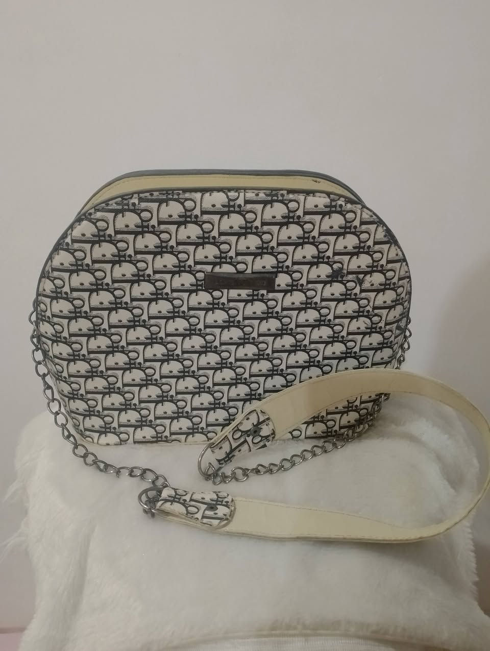 اغراض للبيع السعر 5. و. 8 مكان حمدانيه


**إذا كنت صاحب هذا الإعلان وتريد حذفه لأي سبب، رجاءا أرسل رسالة إلى الدعم الفني**