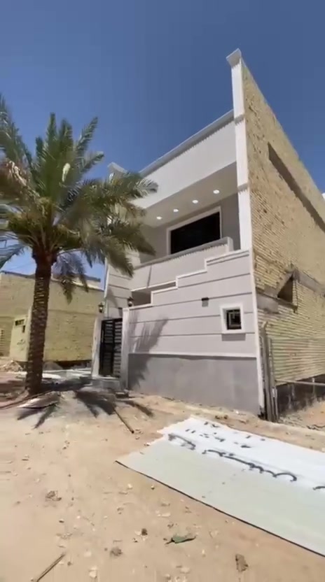 بيت للبيع المساحة 100 متر طابقين نضام حسينية  كربلاء خلف شارع ميثم التمار يبعد عن الإمام 600 متر بناء درجة أولى الاستفسار/***********
