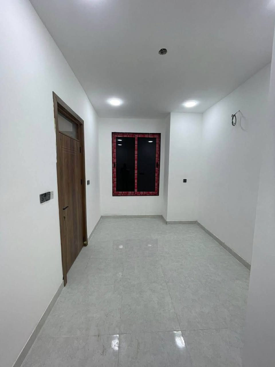 تؤكلنا عل الله
مشتمل للبيع المساحه 50 متر ركن ((ثلاث طوابق))
الواجهه 8.ونص متر
العنوان:-حي الجهاد/ديوان المخابرات/قرب شارع 60/
يحتوي على:-غرف نوم عدد3/صاله/مطبخ/صحيات2/منور/بيتونه/سطح/
طابو صرف/موقع ممتاز ركن/واجهه مميزه/بناء فول مواصفات 
للاستفسار الأتصال 
***********
***********
يتوفر واتساب
