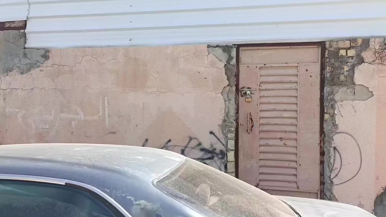 بيت للبيع في حي نزال خلف جامع عبد العزيز السامرأي سعر ١٢٠ بي مجال للاستفسار مكتب الحمداني مقابل مطعم حجي حسين ***********
