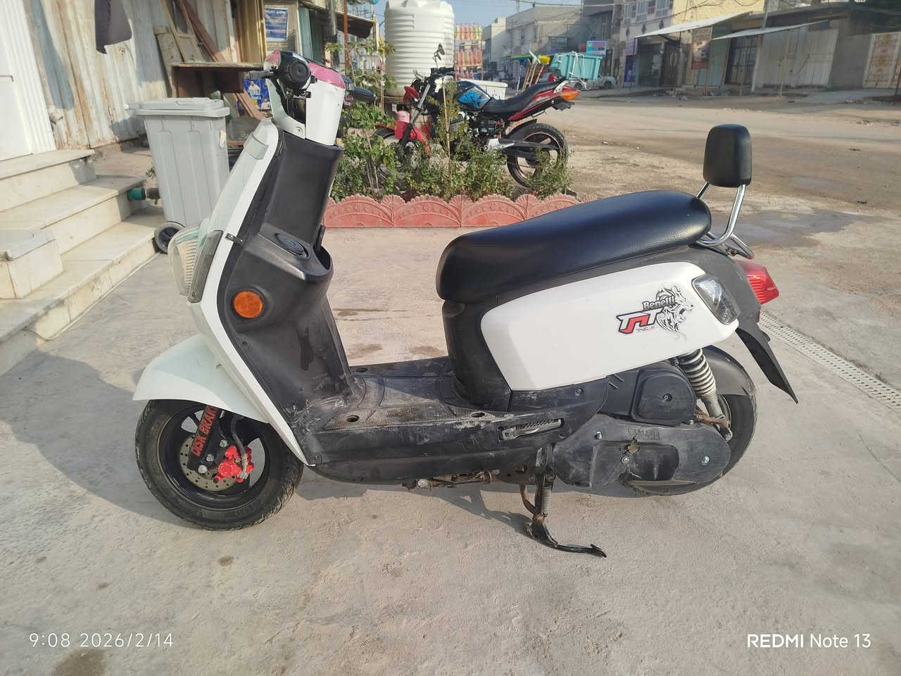 دراجة بوليسي مسطرة
مكينه مامفتوحه 
نقصها اشاير وعداد 
كفرات مبدلها
وصل موجود طلعتها برمضان الراح 
سعر 650 وبيها مجال 
للأستفسار: ***********
