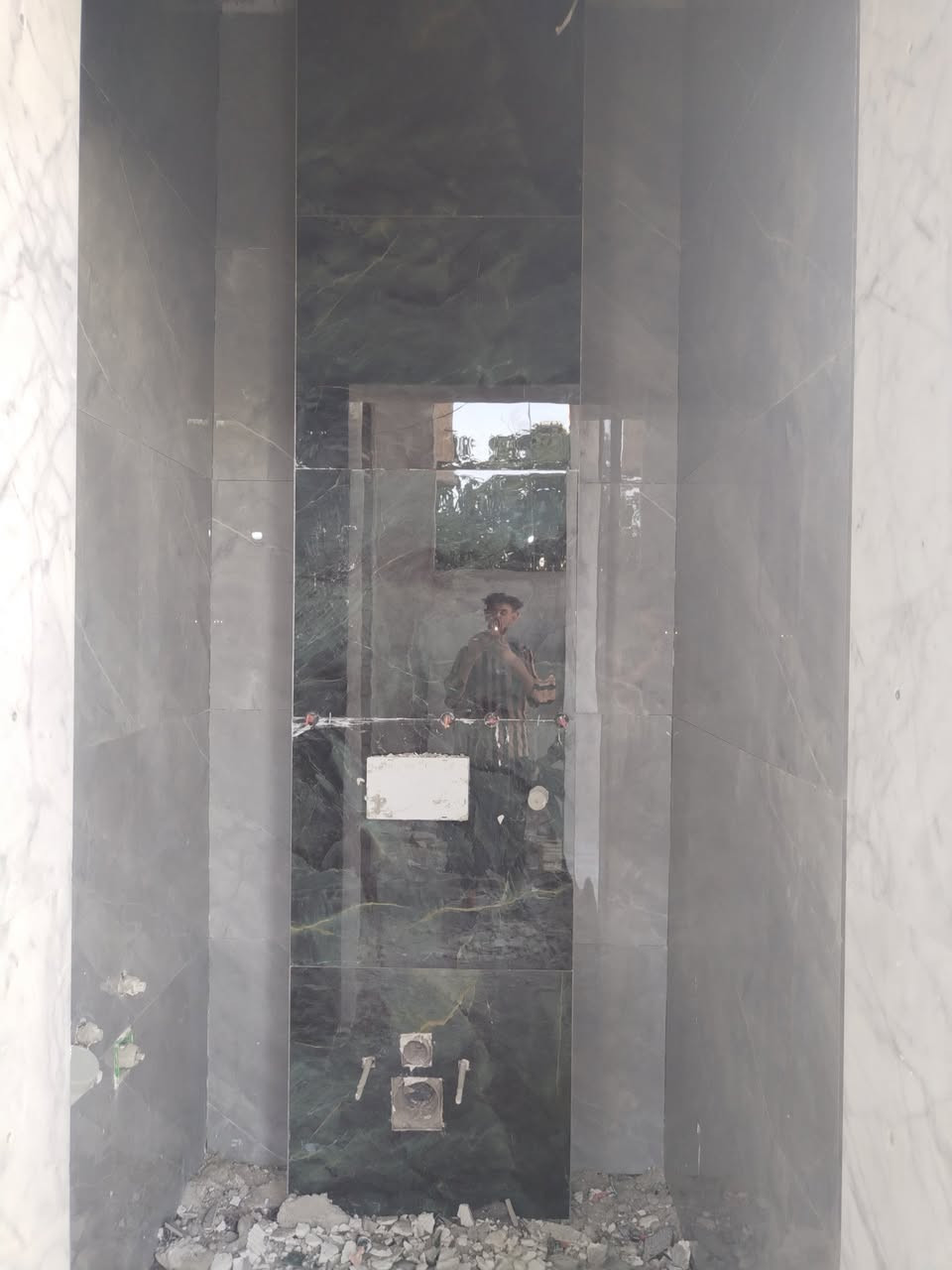 ستاذ سرميك ومرمر ارضي جداري
هذا شغل ايدي  متفرغ حالين
شغل هندسي شرط
لتوصل دخل خاص او ع رقم ***********
