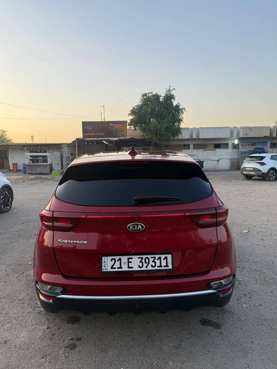 بدون دواخل حادثها جملغ وبندي 
سيارة نضيفه وجاهزه ماشية 162مايل
مكينه كير كهربائيات تبريد ثلج تتفئه 
صدر امامي خلفي جيد جداً جاهزه اي نقص مابيها السعر 150 وبيها مجال بسيط جداً 
رقم السليمانية بأسمي تحويل ثاني يوم
نقطه عميا حساس خلفي كامرا دواره شاشاه جبيرا  تحكم ستيرن جهتين مواصفات عاديه مكاني بغداد 
رقمي *********** وتساب او تصال
