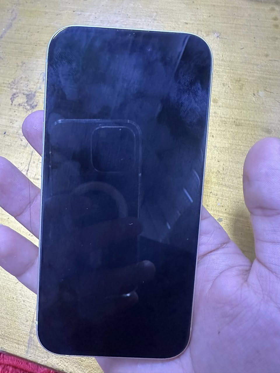 آيفون 15 عادي للبيع جهاز نضيف شخط مابي ولا داخل تصليح فحص حاسبه وين متريد سعر راسل الرقم 
***********
