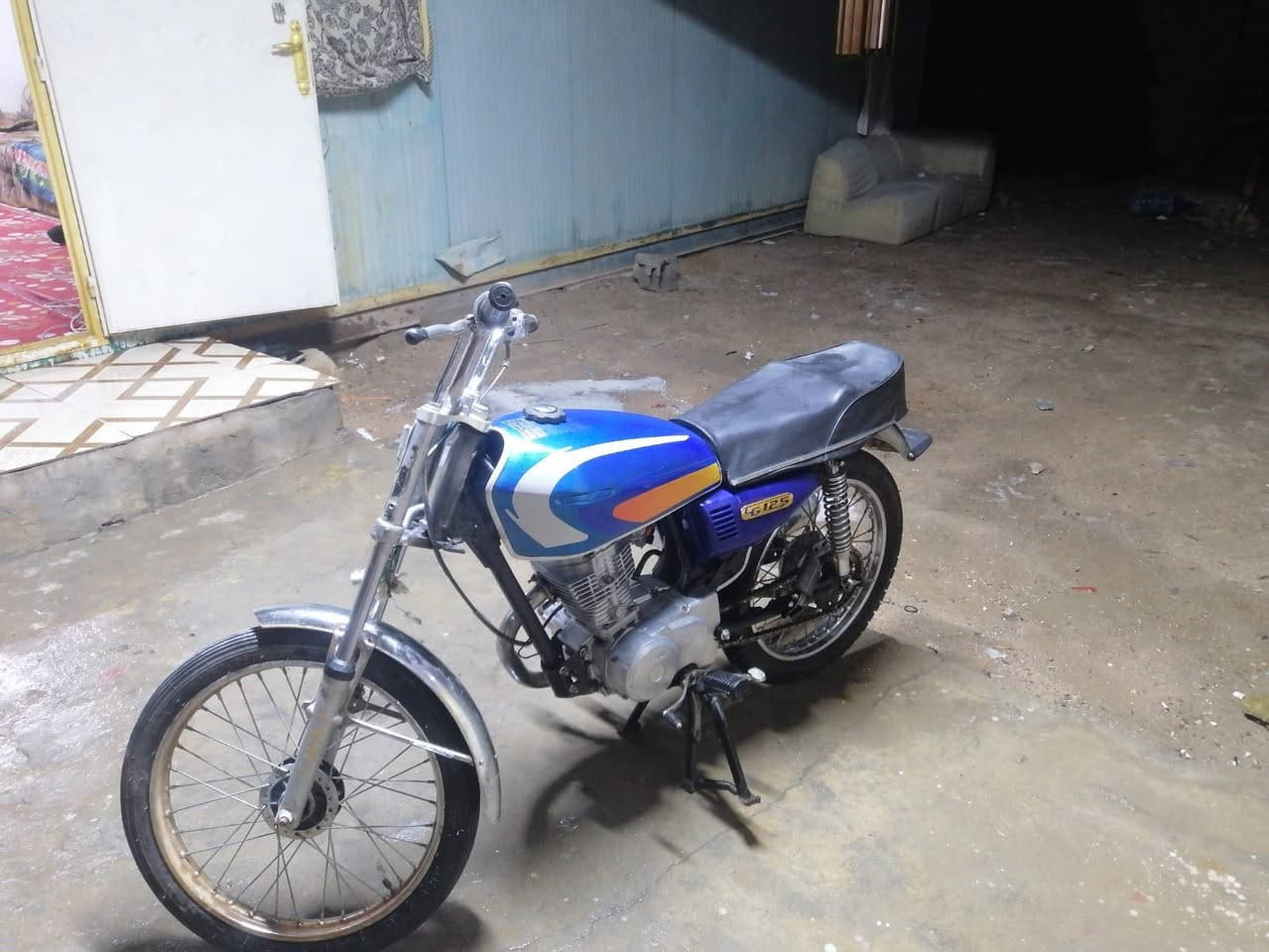 للبيع مكاني الزبير الدراجه أدوات المكينه نضيفه وماتعبك ربع ماذب عليها السعر350 وبيها مجال قليل مستعجل على بيعتها ***********
