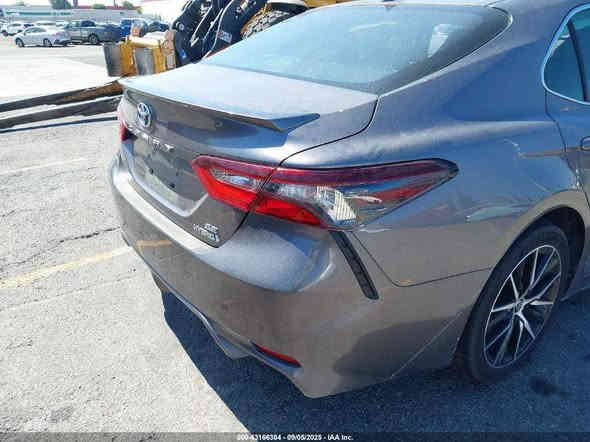 السلام عليكم ورحمه الله وبركاته 
للبيع
🚗 الموديل : 2024  كامري هايبرد
🔴 الـعـداد : 25718 ميل 
 
🔴 اللـون : رصاصي
🔴الضرر موضح بالصور
  
📍 السـعـر في الـمـنـطـقـة الـحرة :  18500$  
قابل للتفاوض
للتواصل على الارقام التالية 
*********** صلاح العبيدي 
*********** علي عباس
