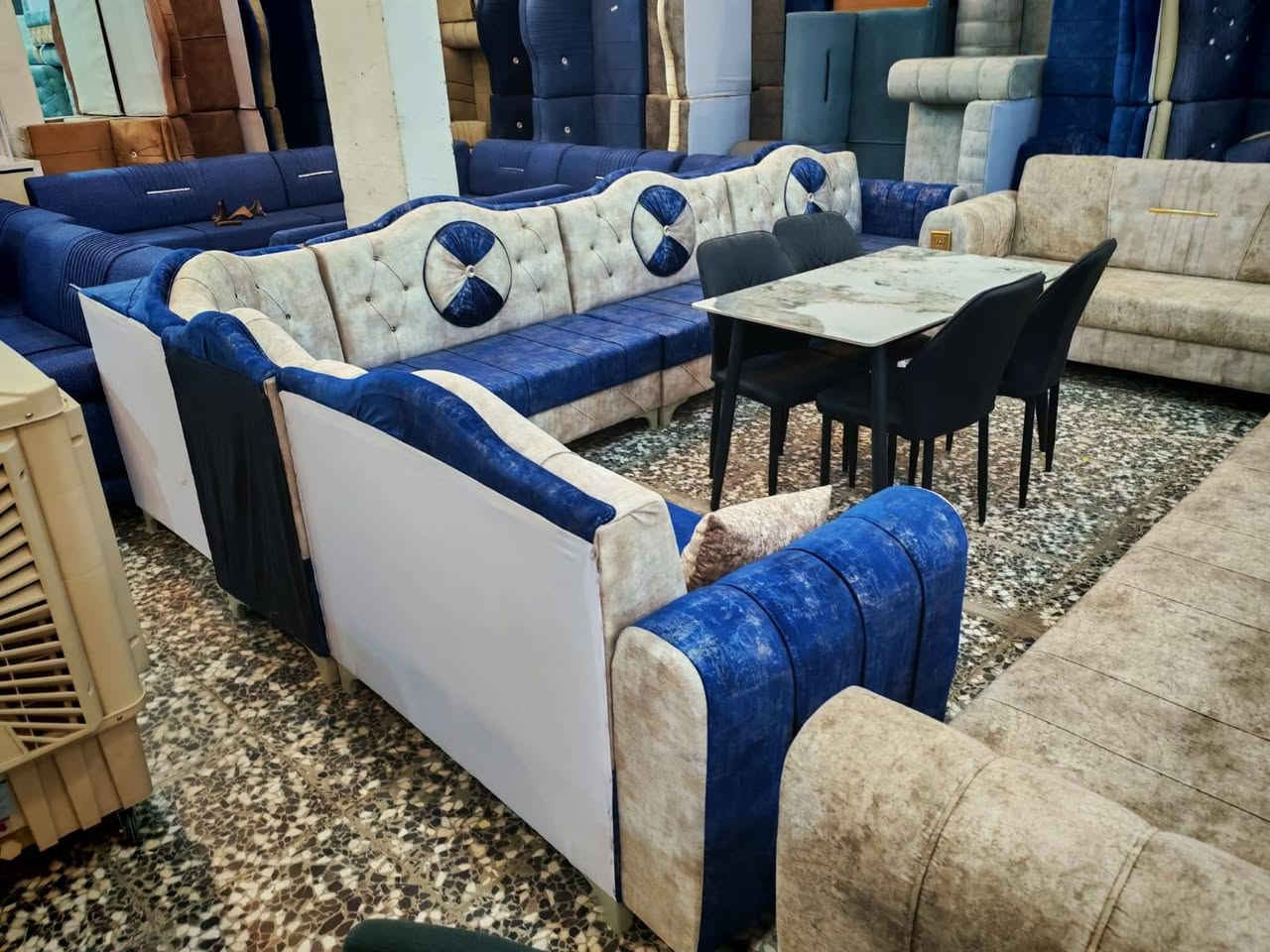 يعلن مجمع السليمانية للاثاث عن تنزيلات هائلة في اسعار  الديوان في المحل وبأسعار  اقل من اسعار الجملة  كل ديوان ب٣٠٠ الف فقط ولمدة سبعة ايام  فرصة لاتعوض البيع نقدا فقط وكل الهلا بيكم


**إذا كنت صاحب هذا الإعلان وتريد حذفه لأي سبب، رجاءا أرسل رسالة إلى الدعم الفني**