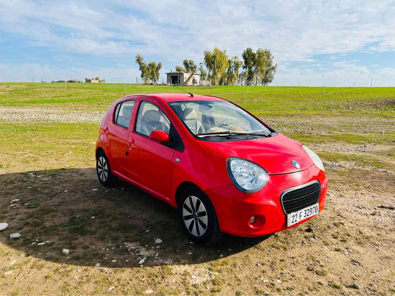 جيلي باندا موديل 2013
سنةويه جديد حته 2028شرط تحويل 
كيرمحرك بشرط كير اوتوماتيك 
كهرباء بشرط 
مواصفات جام كهربائي قفل مركزي ريمونت كونترول 
تاخم تايرات جديد 
تاخم صدر خلفي جديد 
تبريد تدفيئة شغال 
سيارة بية جاملخ امامي سةكن صبغ بدون دواخل 
بيه رجعات من اطراف 
سعري 48
عنوان كركوك 
*********** كركوك, العراق
