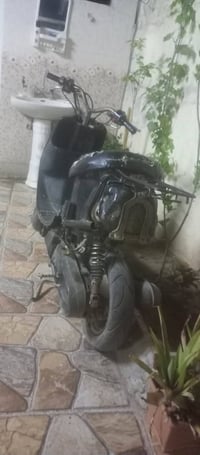 دراجه للبيع سعر 90 وبي مجال رقم الموبايل 07702184987 متواجد واتساب