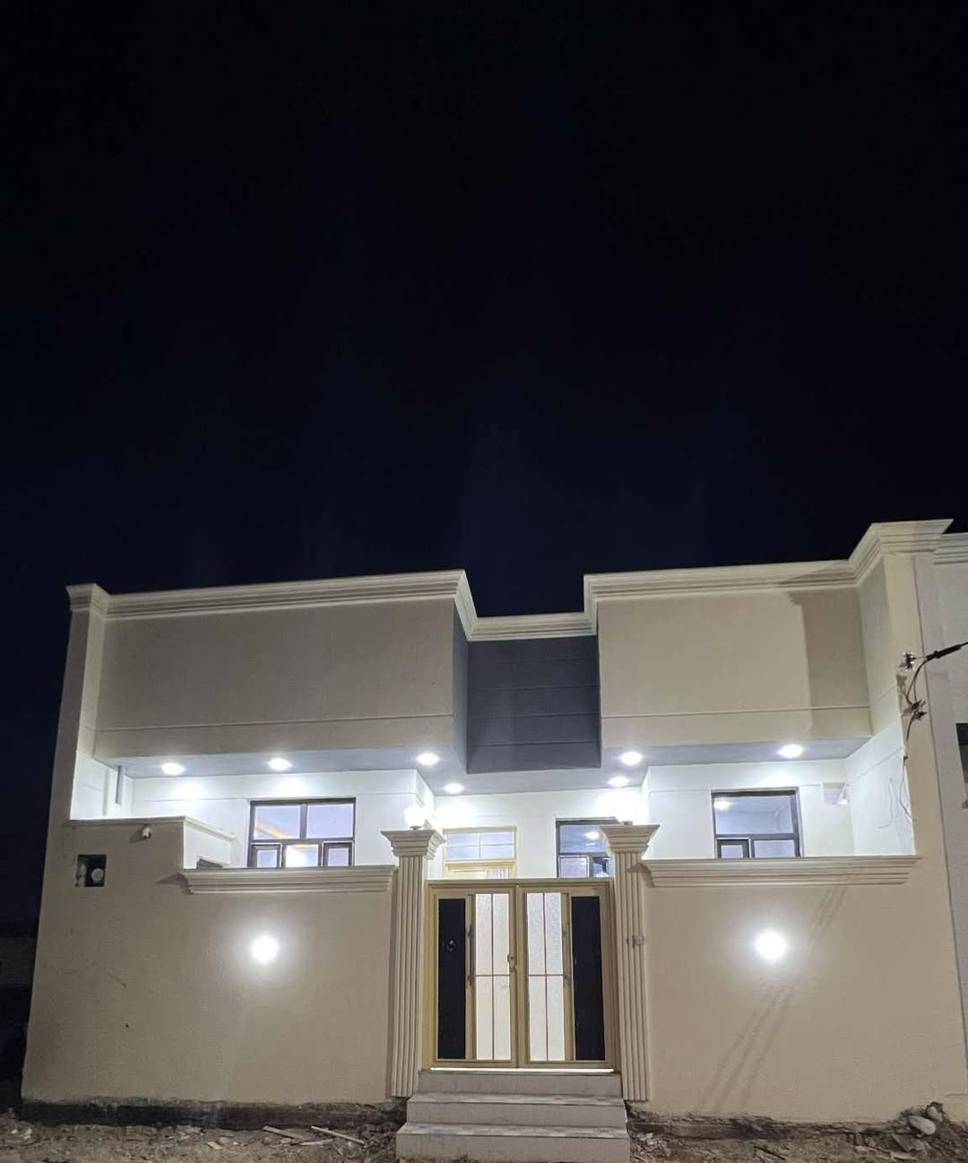 دار سكن للبيع
طابو زراعي عثماني 
ديوانية حي الثقافي 
قرب بيت رئيس الجامعة
قرب الشارع العام الرئيسي
بناء حديث بعده مامسكون 2025
المساحة 150 متر 
الواجهة 10 متر 
طابق واحد کونكريت مسلح
يحتوي على...... 
غرف النوم عدد 2+صالة عدد2
أستقبال +مطبخ حار وبارد 
مجموعة صحية
                        مراجعة
                  مكتب مهدي العتابي 
          ديوانية الجزائر مقابل فندق برج الامراء
                للاستفسار 
*********** مكتب مهدي العتابي للعقار                        *********** حيدر الفتلاوي
***********
