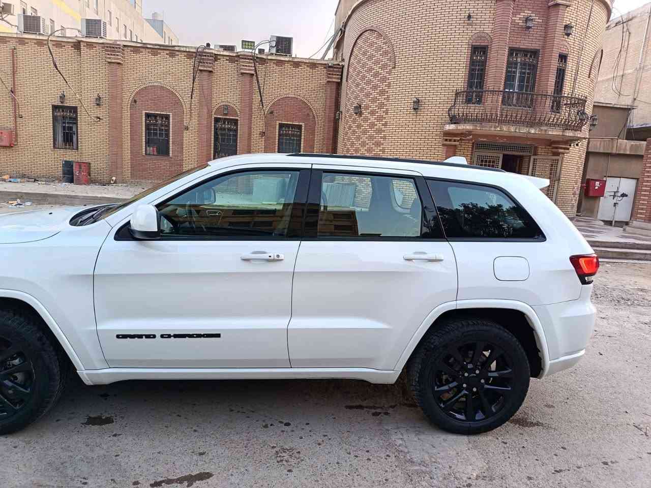 جيب 2020بلاك توب
حادثها سرقه قطعه وحده 

وبيها ملاحظات بسيطه 

تفاصيل اكثر 

 

*********** /هاتف واتساب
