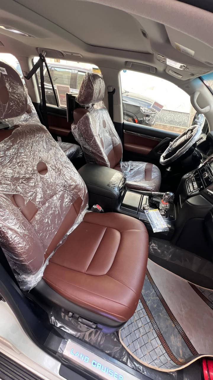 السلام عليكم
GXR 2021 V8 grand touring SAS
تويوتا لاندكروز جكسارة موديل 2021
كفالة عامة بدون صبغ بدون بارد بدون تكحيل السونار موجود
ماشية 37 الف كيلو فقط
باب اول فول مواصفات
كشنات جلد لون جوزي
فتحة سقف
بصمة
كامرة وحساسات
باب جنطة كهربائي
السيارة نظيفة جدا جدا جدا وجاهزة من كلشي ما شاء الله
رقم اربيل باسمي تحويل مباشر
مكان السيارة بصرة 
السعر المطلوب 635 ورقة
للاتصال ***********
