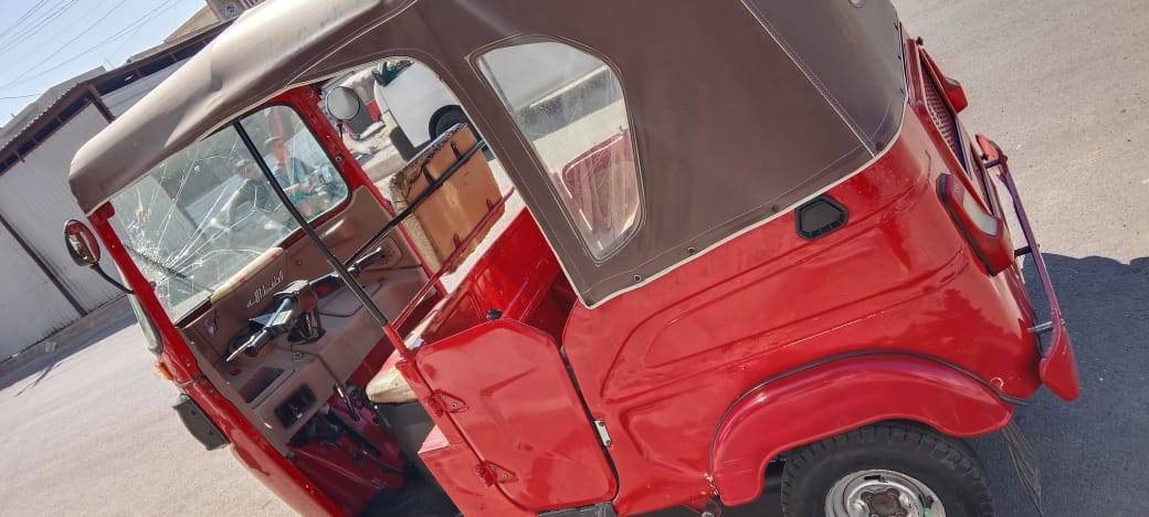 تكتك اللبيع موديل 2022 رقم وسنويه تحويل ثاني يوم *********** بس بيها ضربه بالصفحه مصلح على بارد
