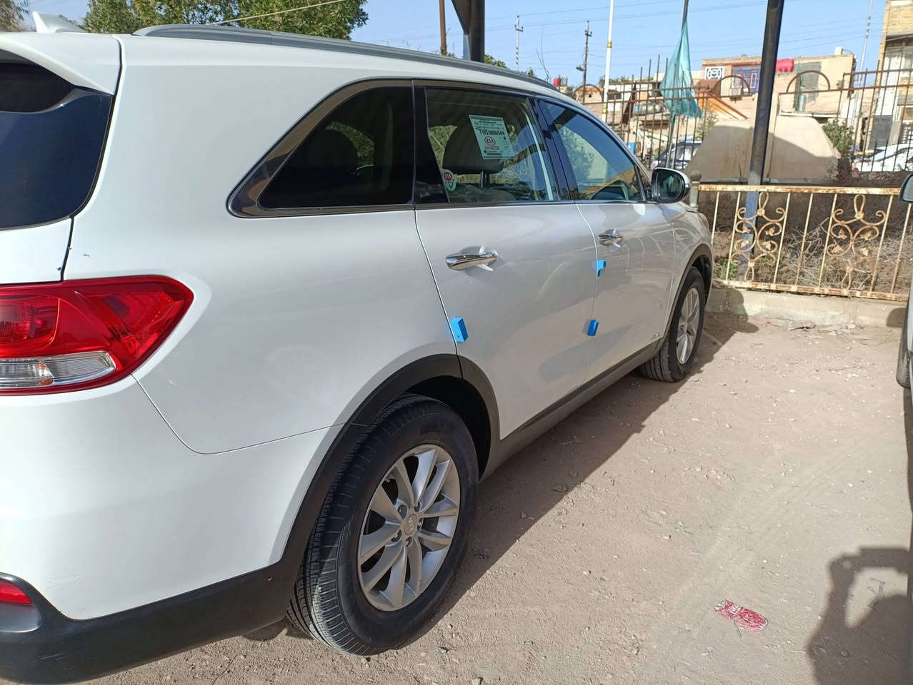 سورنتو 18 وارد امريكي تبديل بنيد وصبغ بالجاملغ بدون اي ضربه عابره والبقيه مكفوله من الزلغ والبارد  مواصفات حلوه شاشه كبيره حساسات أمامي خلفي. كشن كهربائي  تدفئه كشنات سبعه راكب. دواخل بيج 
محرك 2400  السياره بسمي *********** ناصرية حي اريدو قرب المحكمه
