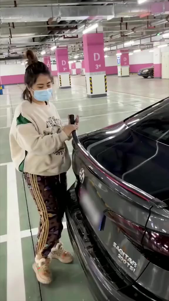 ✨ حوّل شكل سيارتك بثواني!

سبويلر LED مرن بتصميم كربوني فاخر يركّب على أي سيارة بدون أدوات معقدة.

💡 إضاءة قوية تلفت النظر وتزيد أمان قيادتك أثناء الليل.

🔧 مرن… ينثني… ويناسب كل انحناءات السيارة بسهولة!

🚗 قصّه بالمقاس وثبّته بالشريط اللاصق القوي ووصّل الأسلاك فقط.

مقاوم للحرارة والمطر والغبار — جاهز لكل الظروف.

🔥 ترقية بسيطة… لكن تغيّر شكل سيارتك 180°!
السعر : 25,000 الف

يوجد توصيل لجميع محافضات العراق .
كلفة توصيل بغداد وجميع المحافضات ( 5,000 )
لحجز والطلب مراسلة الصفحة او عبر الواتساب  ***********
 #سيارات #srt  #cars 
 #العراق  #fypシ゚
