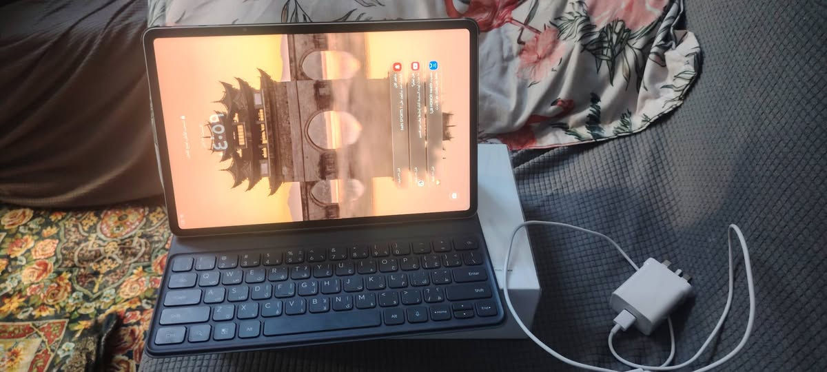 السلام عليكم ايباد هونر باد 10 شاشه ورقيه صارله ٢٠ يوم من اخذته ب ٤٥٠بعده جديد قيم وخذ  مامستعمل هواي  مكاني مدينه الصدر معارض الحبيبيه رقمي *********** بغداد, العراق
