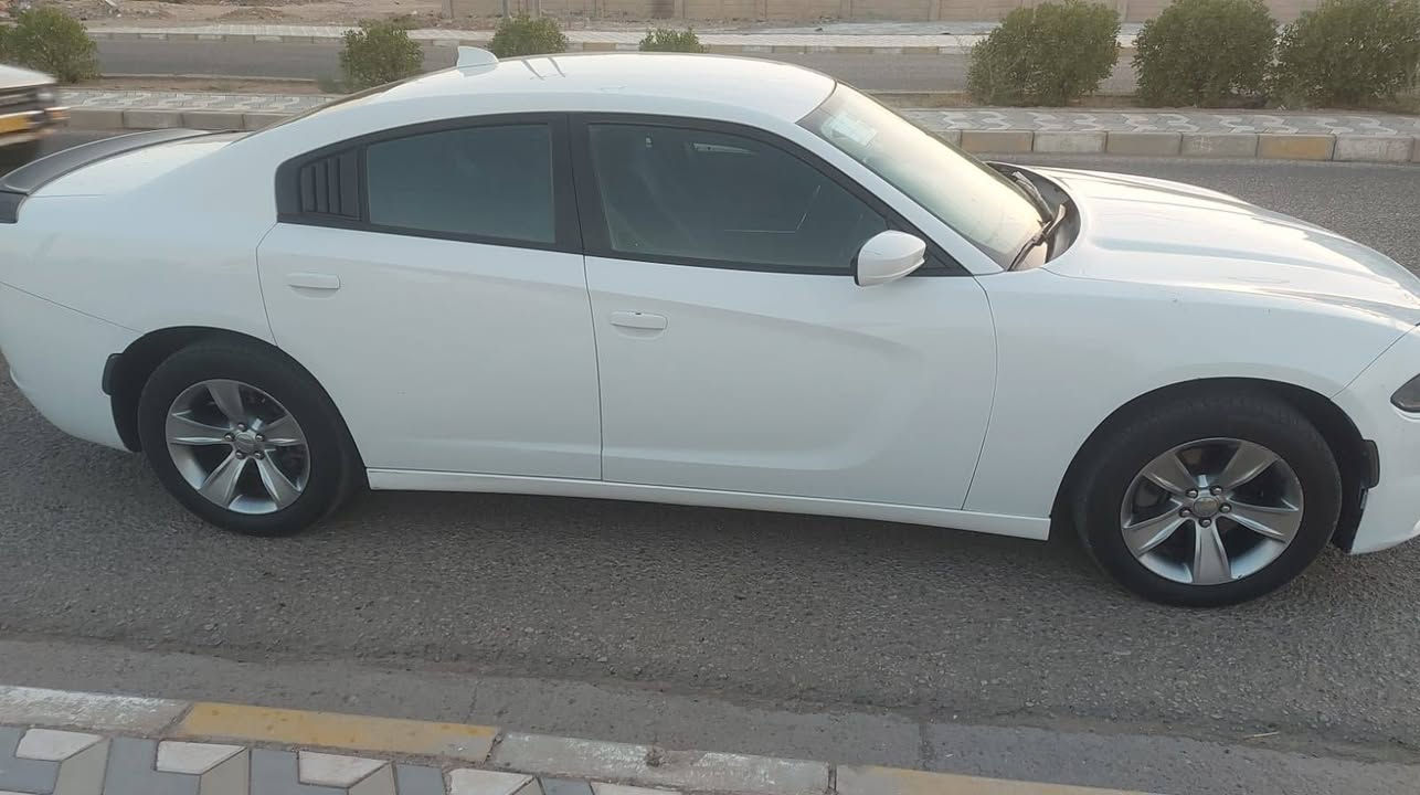 وين اليدور جديد كارتون
دوج چارچر وراد امريكي جاملغ امامي ايمن فقط باقي كفاله حته من زلغ  
فئة sxT بلاص 
لون ابيض لامع ستخدام شخصي فقط
  رقم بغداد انكليزي بسمنه سياره اصل15 مرمزه 17 مداور ثاني يوم 
بصمات ابواب 2
بصمة تشغيل عن بعد
محرك 3600 مرغوب شرط تشلع الكاع ترايه 

شاشة كبيرة كار بلي
قطعتين تبريد
كشنات جلد الحضن  كهربائي
تدفئه استيرن +تبريد ثلج 🥶+تدفئة بالكشن
  +كامرة خلفيه دوارة
مكينة +كير +اكسل كفاله عامة +تحكمات استيرن شفتات
حداديه خلفيه قبل اسبوع سويتها كامله مع الدبلات
ادامه كامله للمحرك
سياره كارتون  حداديه 90٪  
السعر 140 بيه مجال للشراي 

 *********** بيع فقط بدون مراوس 
العنوان(ميسان العماره) اتصال📞 أو؟ واتساب موجود خاص ماجاوب
