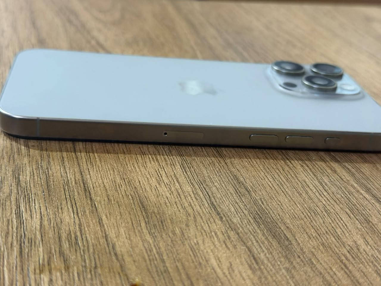 للبيع آيفون ١٥ برو ماكس شرق أوسط نظيف كلش مع ملحقاته كامله
الذاكره ٢٥٦ 
بطاريه ٩٠ 
السعر مليون و ٥٠
متواجد ع خاص
يوجد توصيل لمناطق بغداد فقط
*********** ( واتساب)
