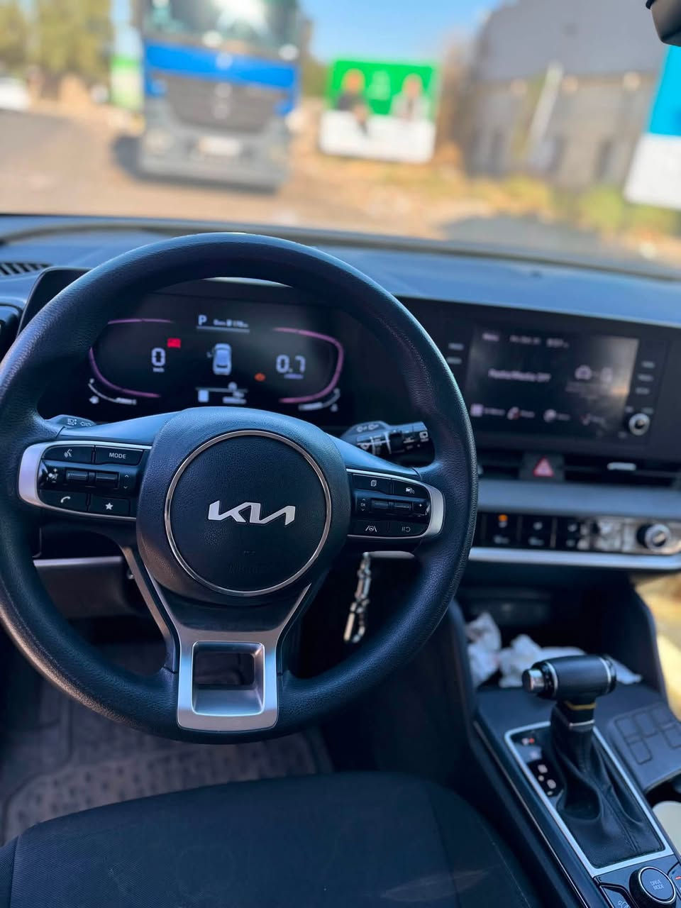 السلام عليكم kia سبورتج 2023
كيا سبورتج موديل 2023
مواصفات فول عده البصمه والفتحه تجي تحكمات شاشه جبيره كار بلي كامره دواره نظام محافظه ع المسار قياده شبه ذاتيه كروس سرعه تحكمات حساسات خلفي لد امامي خلفي تبريد قطعتين سايد بريك بصمه
 السياره نظيفه وع ايدي من استوردتها لهسه ضررها سطحي باب عكس السائق بارد بدون صبغ بدون ايرباك بدون دواخل بدون تبديل السياره ليبل واحد سعرها 190 بيها مجال بسيط مكانها بغداد تواصل ***********
