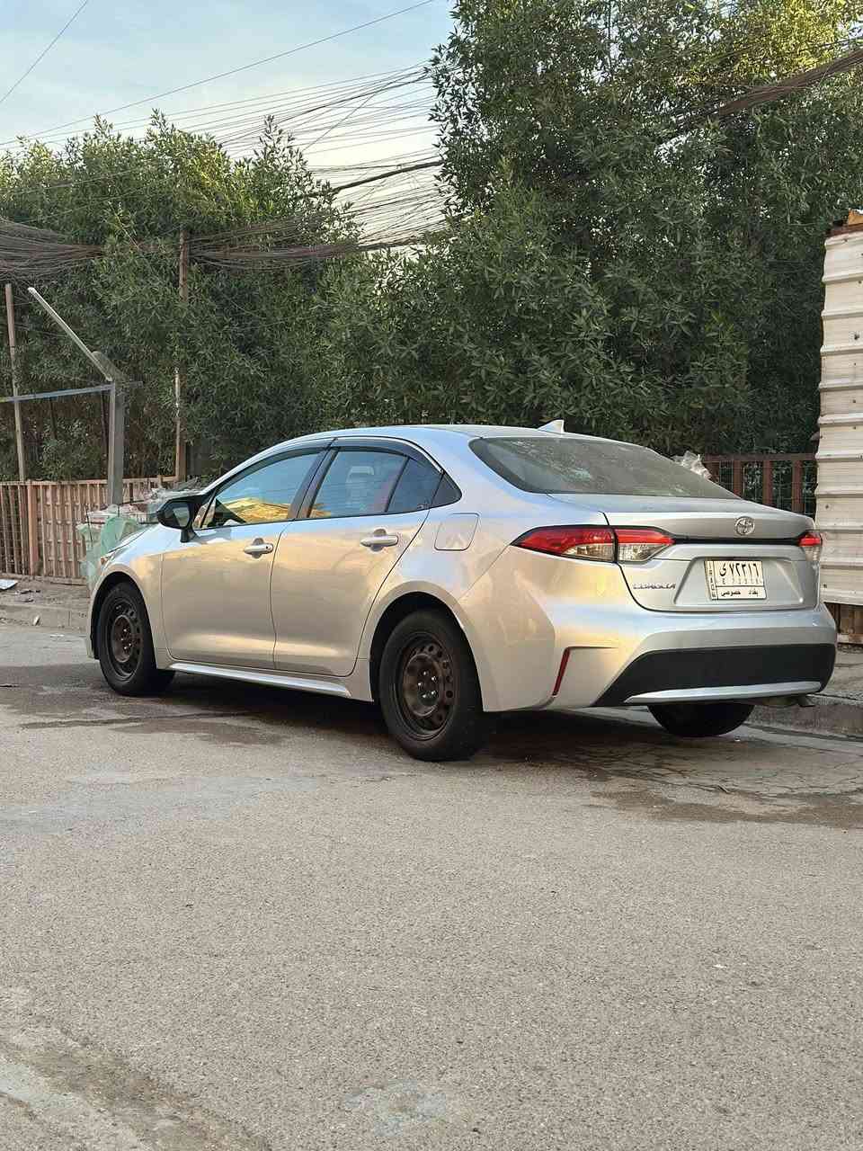 السلام عليكم 
كورلا  موديل 2020“Le وارد امريكي ياباني الاصل السياره ضربتها قبق جنطة ومبدل والباقي كفالة بجم كبس وبرغي ما مفتوح بيهة  
مواصفات السياره
محرك 1800
رادار
داخل لونين
تحكم ستيرن جهتين
مثبت سرعه
3 انظمة قياده ايكو نورمل
مانع انزلاق
مانع تصادم
لايت Led
تحديد مسار
اوتو هولد 
سايد بريك بصمه
شاشه كبيره كامرا
السياره كامله اي نقص مابيها وبأسمي تحويل مباشر رقم انكليزي الجديد هزه جديده 
ممشه السياره 120ميل وقابل للزياده 
السعر 138وبي مجال بسيط حك الجيه مكان السياره بغداد الحريه رقم الهاتف ***********ملاحظه موجود بيها سونار بيع فقط بدون مراوس
