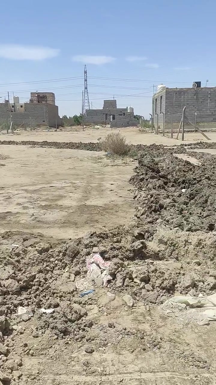 متوفر قطعه للبيع المكان حي الجوادين النزله الثانيه مساحه 750 للتواصل ***********
