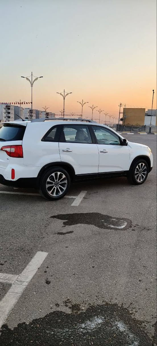 الاتصال على هذا الرقم  معرفه المزيد  عن التفاصيل السياره  والسياره بسمي  ***********
الموديل 2014
