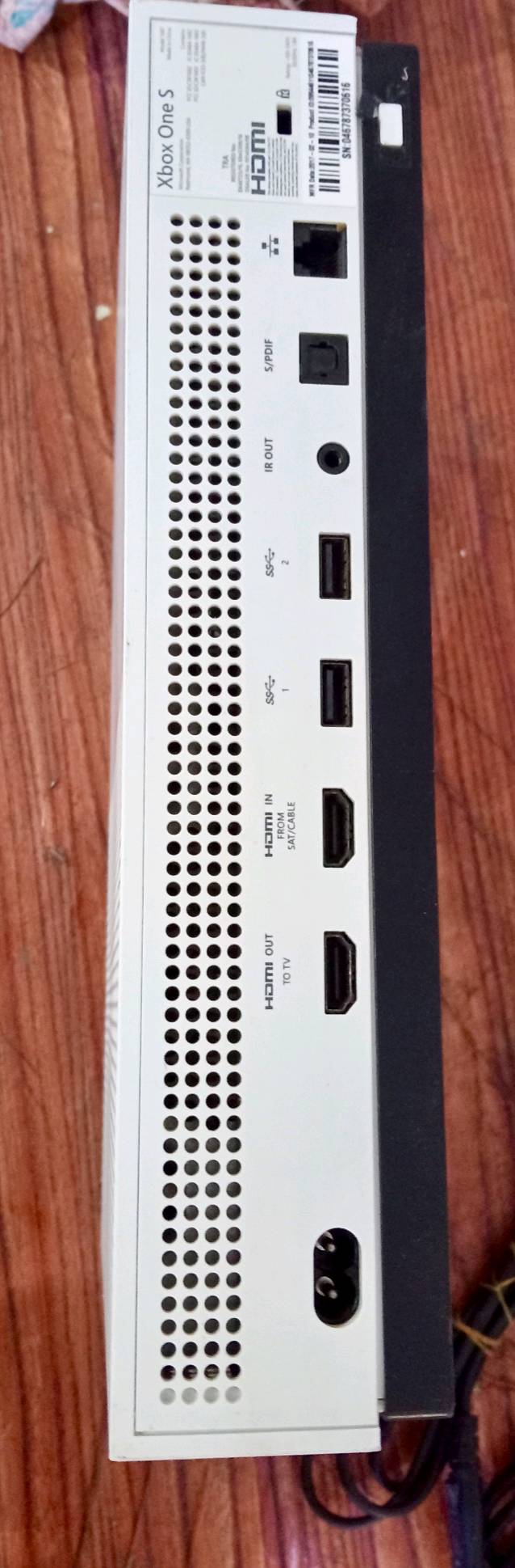 السلام عليكم جهاز اكس بوكس وان S ذاكره 1T
مع يده سير 
واير HDI و واير تشغيل و واير اليده 
مع كامل ملحقاته مخلص اشتراك كيم باص 
ما مفتوح نضافه 98% السعر 200 وبي مجال حك الجيه تواصل خاص العنوان بغداد حي ور ام الكبر والغزلان قرب تقاطع الكياره
