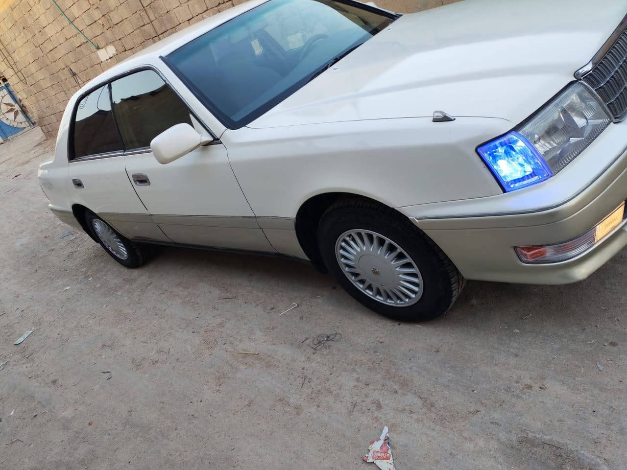 راس الثور  رقم دولي تسجيل جديد رقم B  سنويه 2030
مكفوله من الكص والضربه مشكوك بيها نقل وابيع نقل 
مكينه وكير شرط كفاله توني شادهن فيفيتي 3000
حداده 💯% تخم تاير جديد 
غرفه جديده 
السعر 72
سياره جديده وجاهزه‏ العنوان البصرة ابو صخير
‪0782 630 4821‬‏
