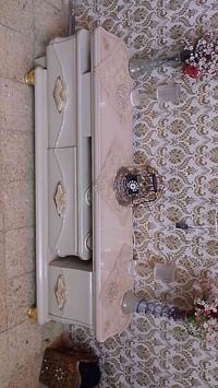 ميز • للبيع