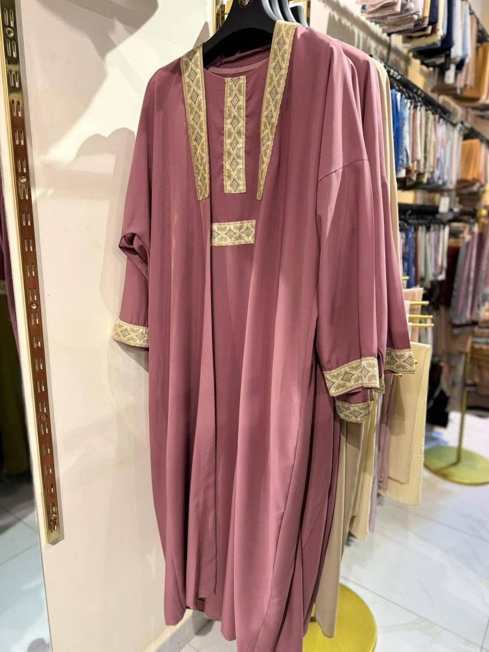 جمال القطعه توفرت يمنه حصرا 😍🫶🏻


**إذا كنت صاحب هذا الإعلان وتريد حذفه لأي سبب، رجاءا أرسل رسالة إلى الدعم الفني**