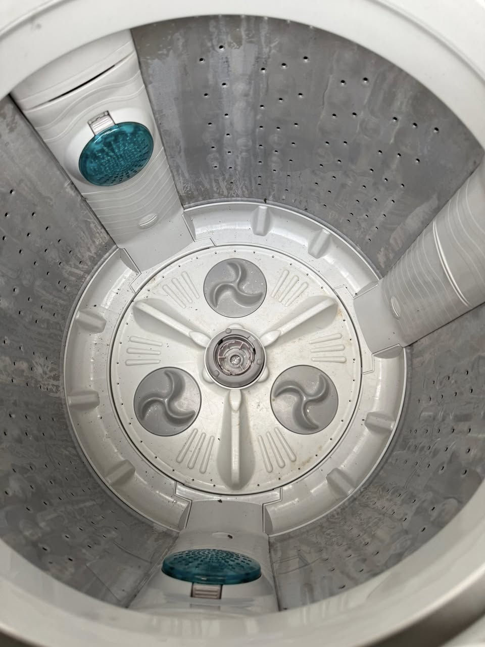 السلام عليكم
غسالة ال جي أوتوماتيك 
للبيع اصلي باب اول 
18 كيلو جديد جدا 
ضمان وفحص 
بغداد سعر 200 وبيها مجال
*********** واتساب
