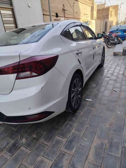 سلام عليكم البيع مديل 20 كفاله فقط كارت بيه خليجي مكاني طوريج *********** السعر 75 او بيه مجال قليل
