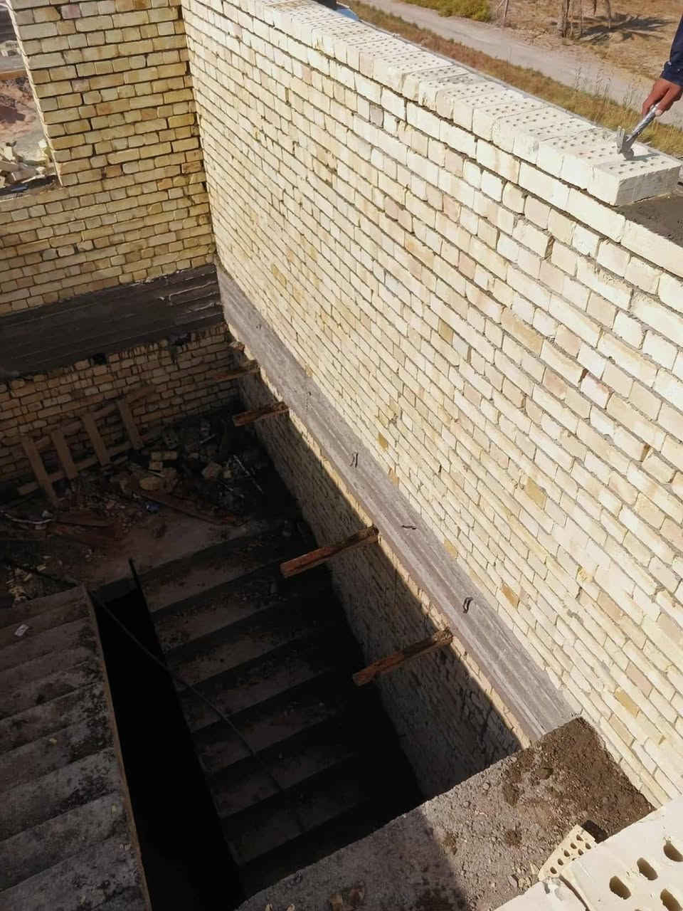 خلفه بناء شغل درجة اولى متفرغ حالين ***********
