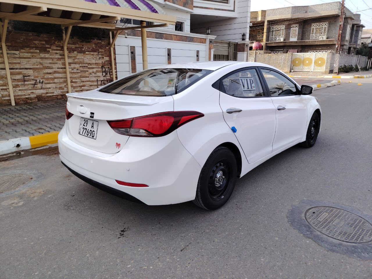 السلام عليكم النتره موديل 2016 خلجيه مكفوله سياره من الضربه والتبديل بيه 3 قطع صبغ وباقي سياره مكفوله وجاهزه من تخم تاير من حداديه مامي خلفي مكينه وكير 1800 دوش رقم واسط دولي بسمي مكان سياره بواسط السعر 102رقم تلفون ***********
