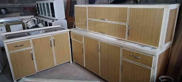 سلاوی خوداتان لێبێت ئەو کەونتەرە بۆ فرۆشتن هەر بەرێزێک خوازیارە پەیوەندی  بکات یا خود نامە بنێریت 
***********
***********
تێ بینی ناو نیشام سۆران بەرزێوە
