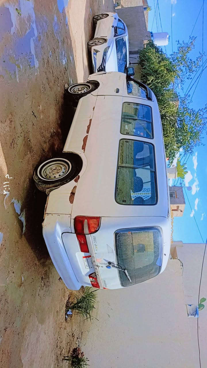 سلام عليكم بريجو للبيع موديل 2000 السياره مصبوغه صبغ عام جماليه رقم نجف المكينه بيه بخار  السنويه صاقطه   مكاني النجف مناذره  هذا رقم مبايلي ***********
