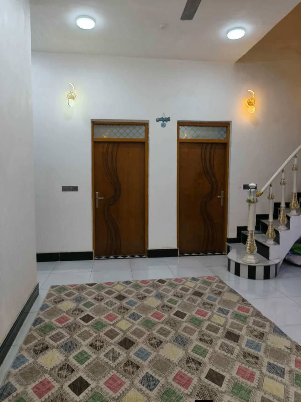 بيت للبيع طابو صرف تحويل مباشر طابقين بناء حديث جدا كونكربت طابوق المساحة 165 متر منطقة الثورة كامل الخدمات تبليط مجاري ماء كهرباء
الطابق 1 يتكون من استقبال ومطبخ حار وبارد وصالة وغرفتين وحمات عدد 3 
الطابق الثاني 3 غرف وصالة وحمامات عدد2 
السعر 225 الكلي 
مطلوب قرض اسكان 45 مليون ينقص قرض الاسكان من السعر الكلي 
يدفع المشتري ال180 مليون النقد والقرض يتحول علئ المشتري
 والشراء بيه خير ويدلل
الاستفسار مراسلة الصفحة او الواتساب ***********
