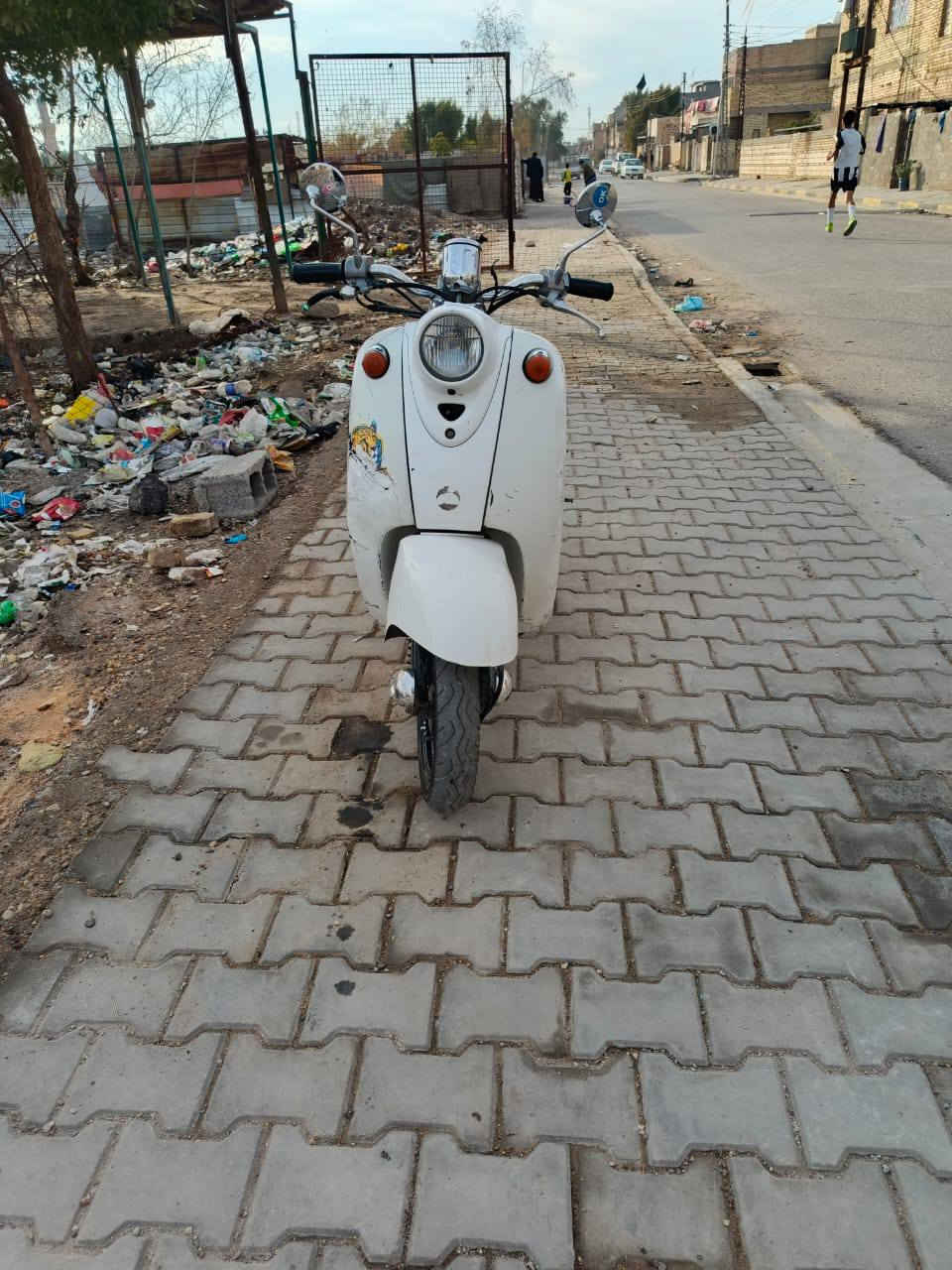 سلام عليكم دراجة عبد الحليم نثية للبيع 
العنوان بغداد الحسينية مال الراشديه 
***********
