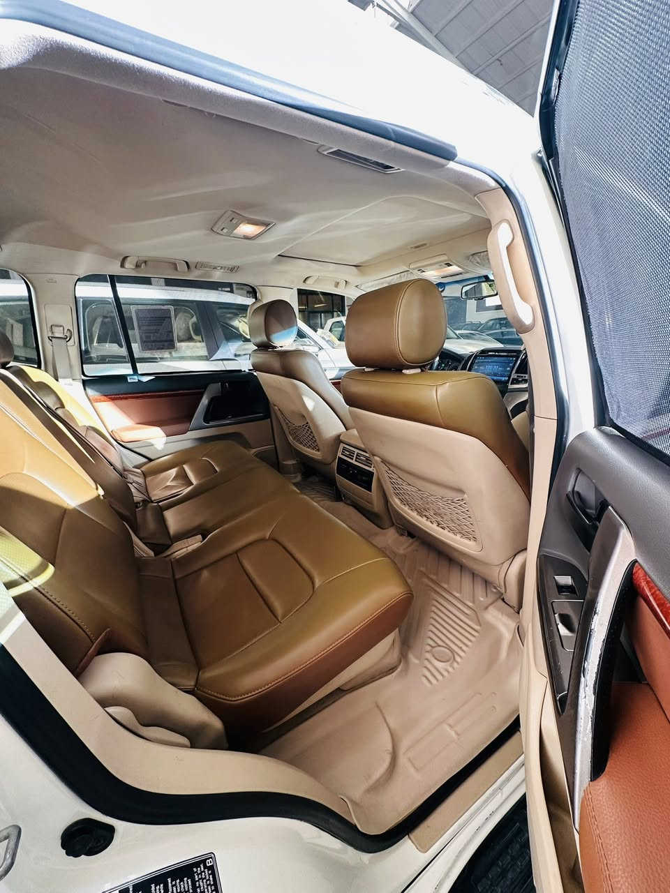 سلام عليكم 
الاندكروز 2013فطيم اصل 
مكفوله كفاله عامه ما عده دعاميات 
ماشيه 150الف فقط 
بسمي شخصين فول مواصفات 1/1
مكان بغداد
الرقم /***********
