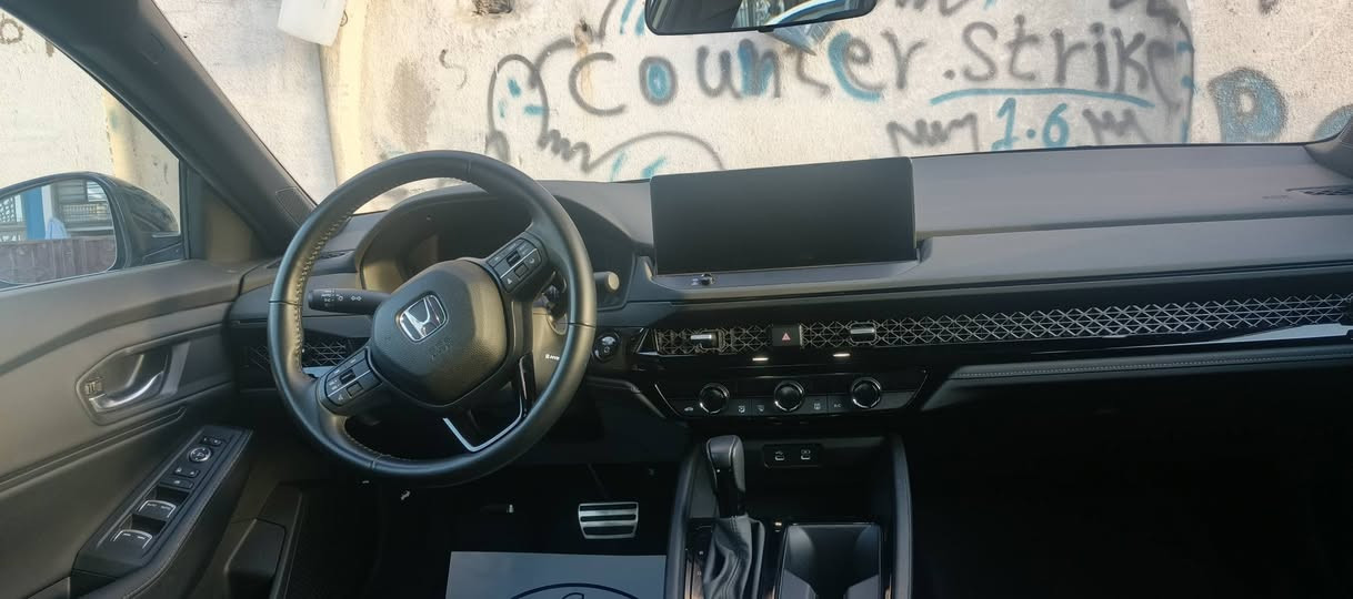 السلام عليكم للبيع هوندا اكورد فئة سبورت موديل ٢٤ ماشيه ١٦ السعر ١٧٥ مكان السياره الكرخ العامريه للتواصل الاتصال بالرقم 
***********
