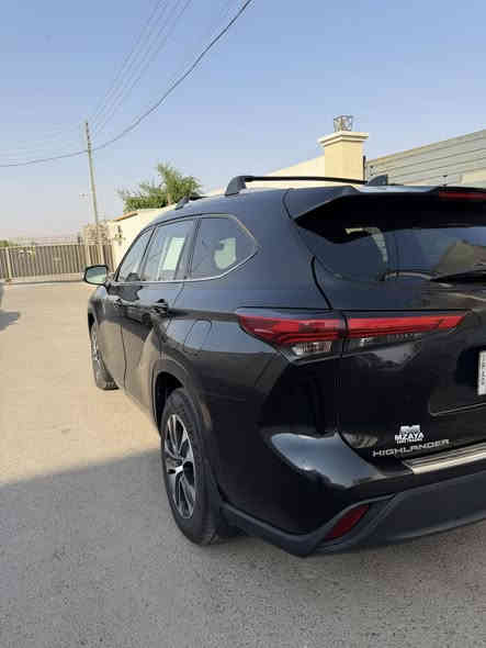 هايلندر XLE 2022 V6 فول مواصفاتAWD للبيع تفاصيلها كامله داخل الصور موضحة بعدها جديده بمعنى الكلمه ماشية 45 الف كيلو تعتبر كلين حادثها فقط تخريب جامه اماميه واكو بيها مكان كلش صغير صبغ مأشر علي بدائره صغيره بالصوره .
سعرها 33 الف وبي مجال.
مكان السياره الرمادي.
***********
