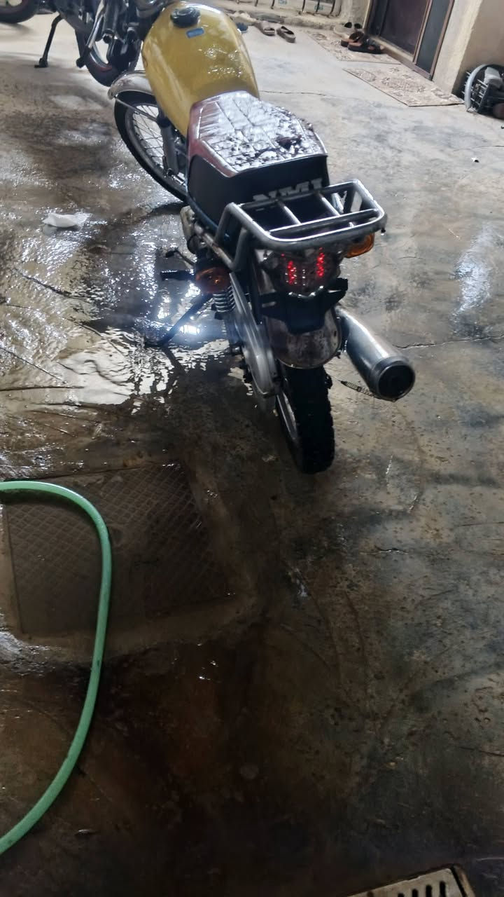 سلام عليكم
دراجه اربعه كير اوراق للبيع دراجه حلوه هندر واحد السعر 425وببها مجال بسيط 
العنوان كربلاء المقدسة ملحق حي المعلمين مقابل القادسيه 
***********
