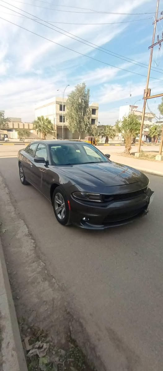 السلام عليكم جارجر موديل 2016 رقم بغداد وارد امريكي قطعتين جاملغ خلفي وباب بدون دواخل وبدون ارباك وبيه مكانين رش مقدار شبر مكينه 3600مكفوله كير مكفول حداديه امامي خلفي جديده سياره مال بيت ما بيه نقص جاهزه ومواصفاته معروفه السعر ١٦٣ وبيهة مجال مكاني واسط العزيزية ***********
