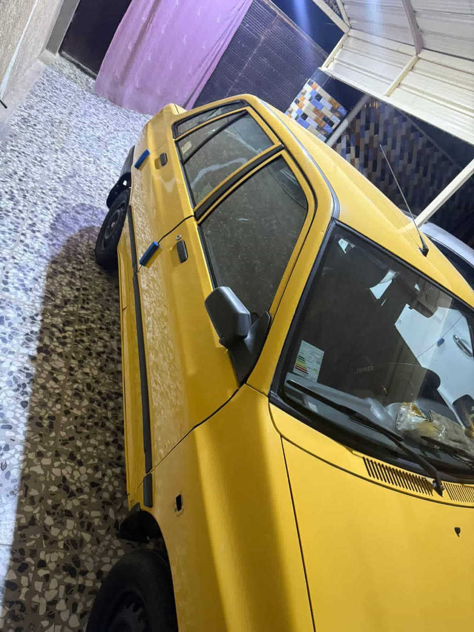 السلام عليكم سايبه للبيع موديل 15مكفوله سياره جاهزه مكينه وكير خير من الله سنويه راح يصيرله شهر نافذه شواصي مكفوله سعر 35وببه مجال مكاني بغداد نهروان /***********
